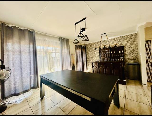 3 BEDROOM HOUSE FOR SALE IN VANDERBIJLPARK SE 2